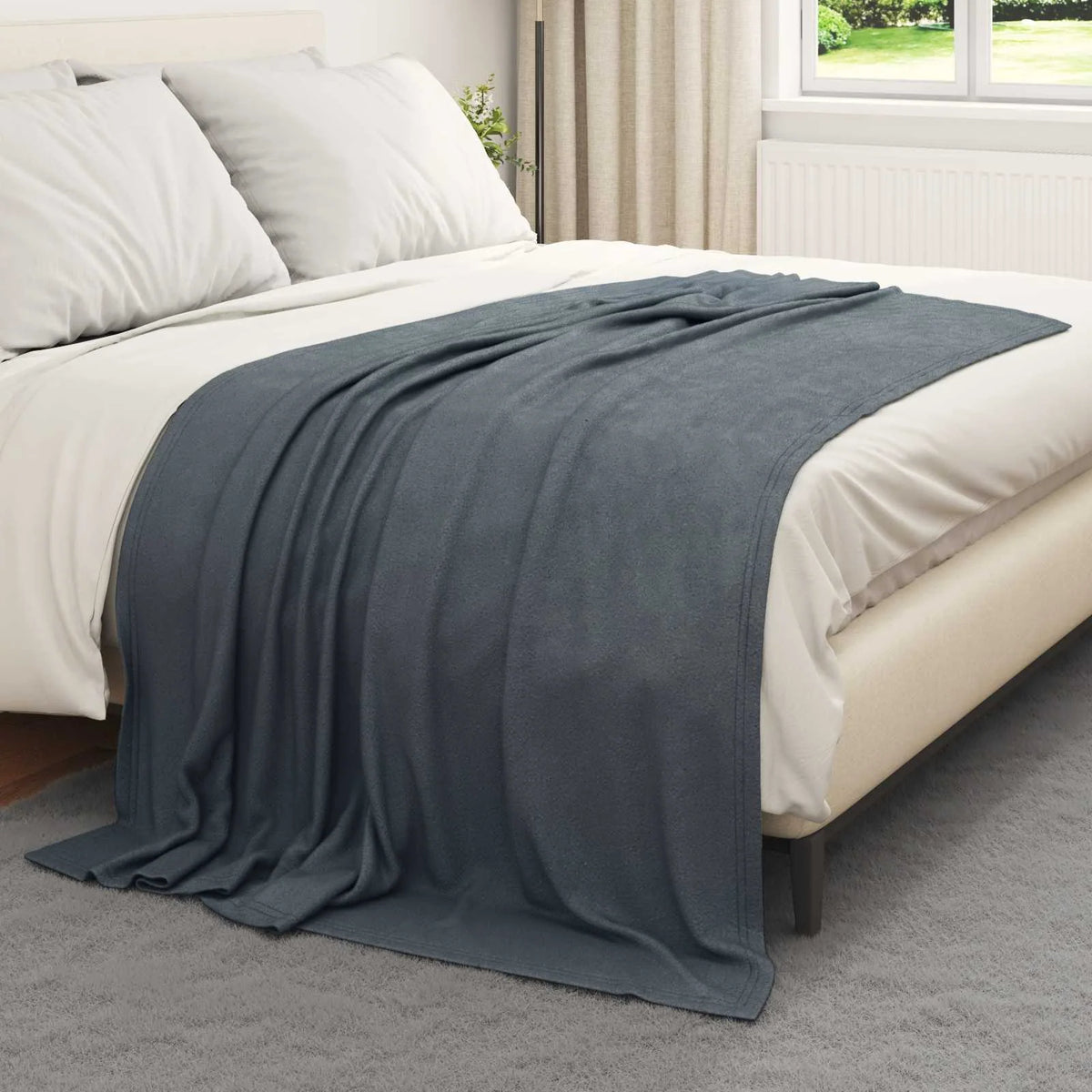 Couverture Chaude et Légère gris foncé, polaire polyester