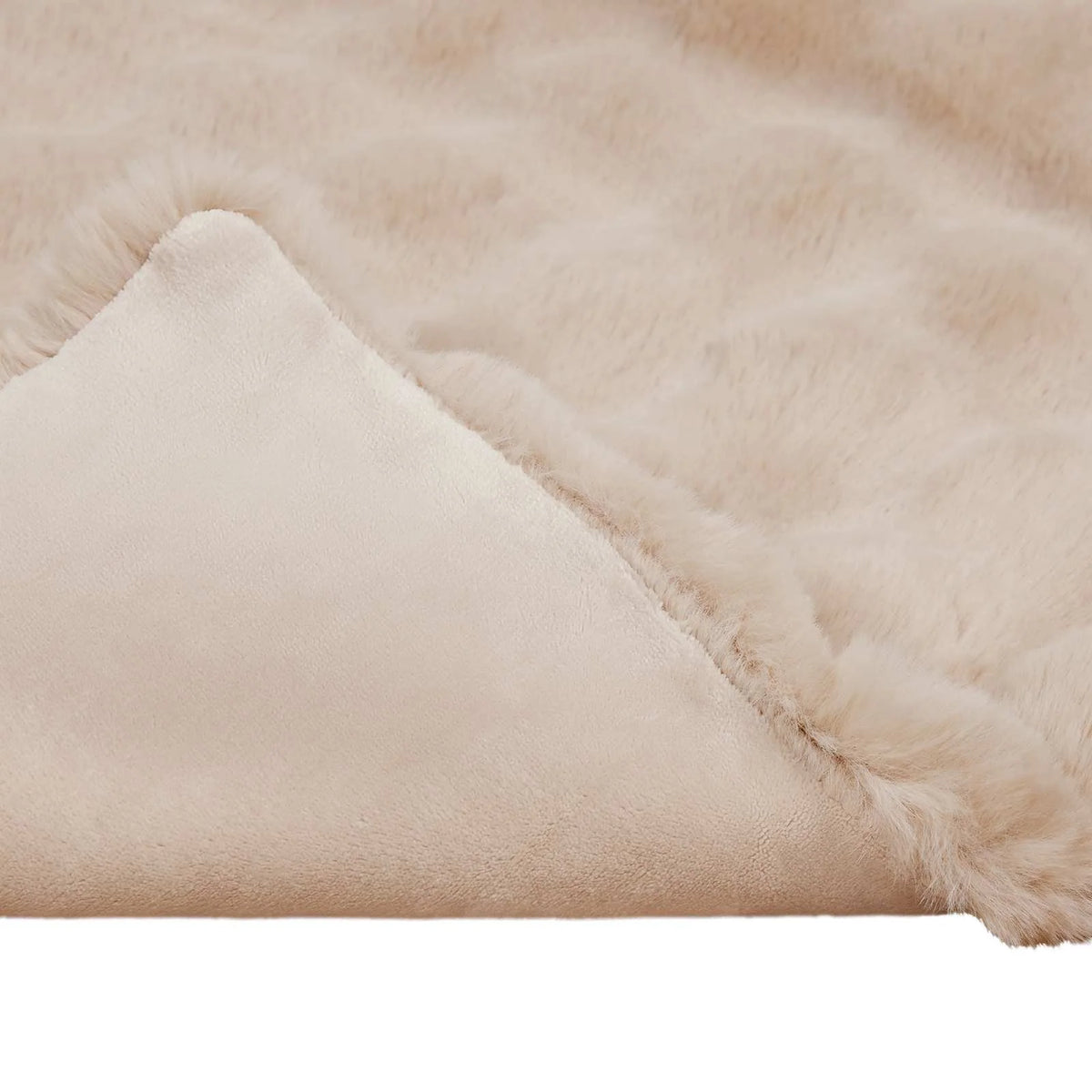 Couverture beige de la référence Couverture Fausse Fourrure