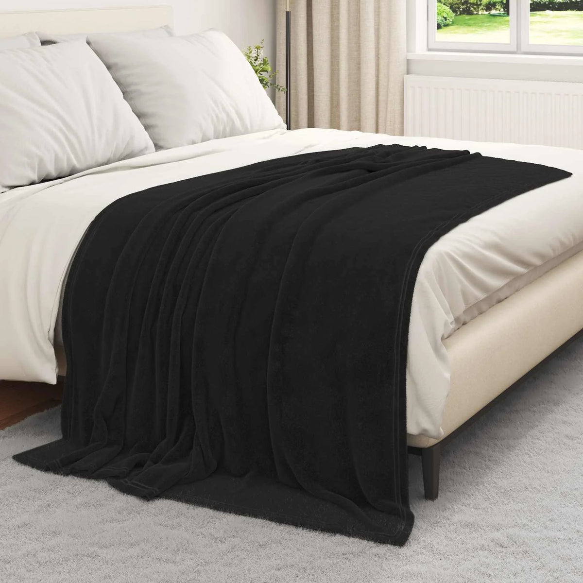 Couverture Noire noir, polaire polyester