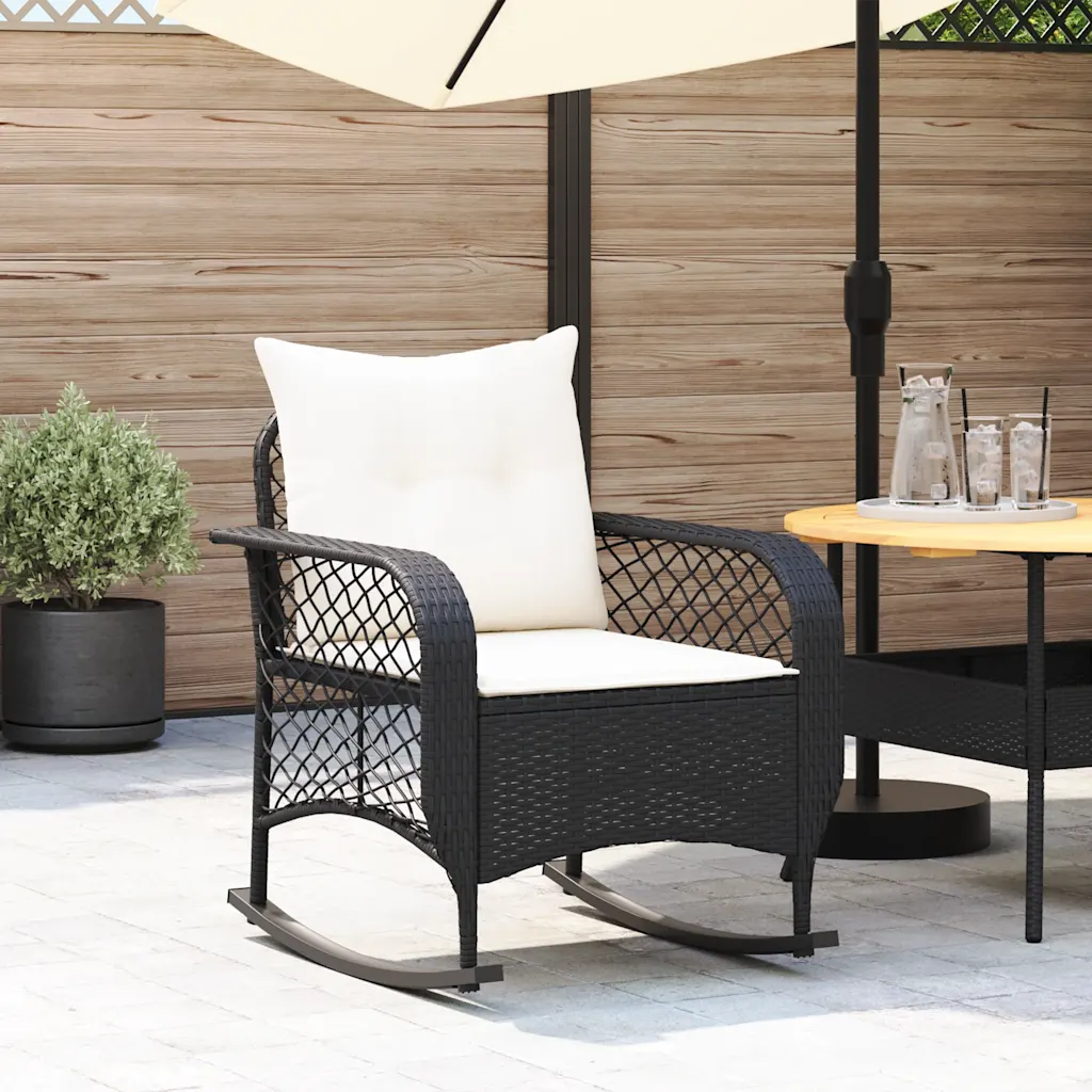 Un fauteuil à bascule en rotin parfait pour l'extérieur!