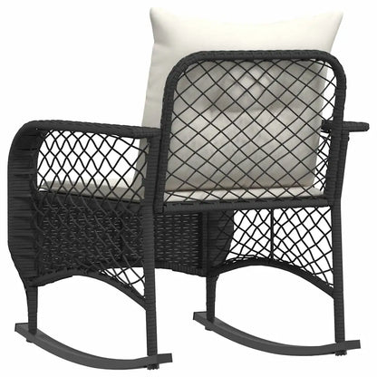 Fauteuil à bascule Pétunia en rotin marron sur terrasse boisée – alliance parfaite entre authenticité et modernité.