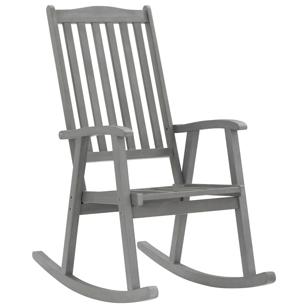 Un Fauteuil à Bascule Gris de style rocking chair à l'américaine.