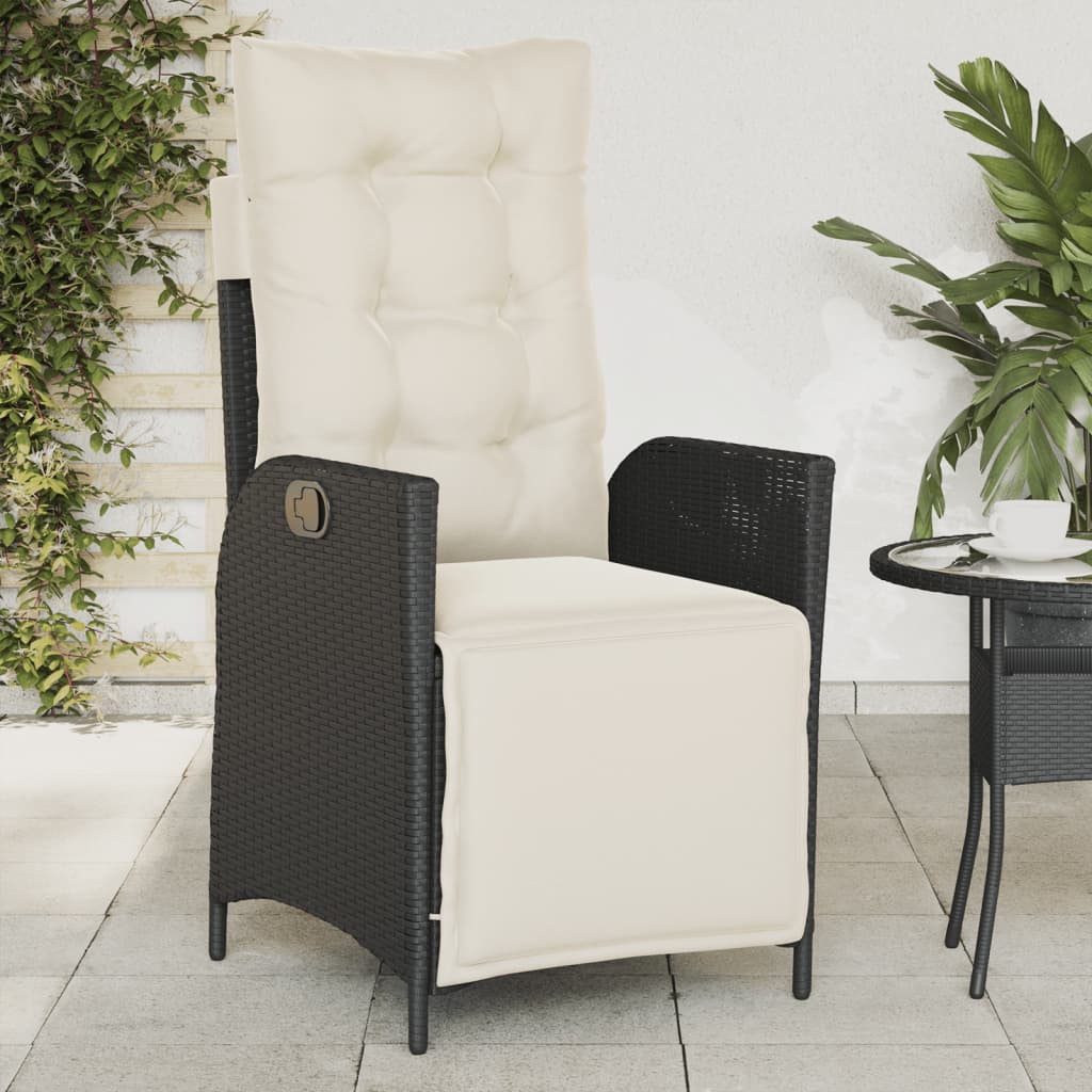 Fauteuil de jardin inclinable noir avec coussins crème en ambiance terrasse