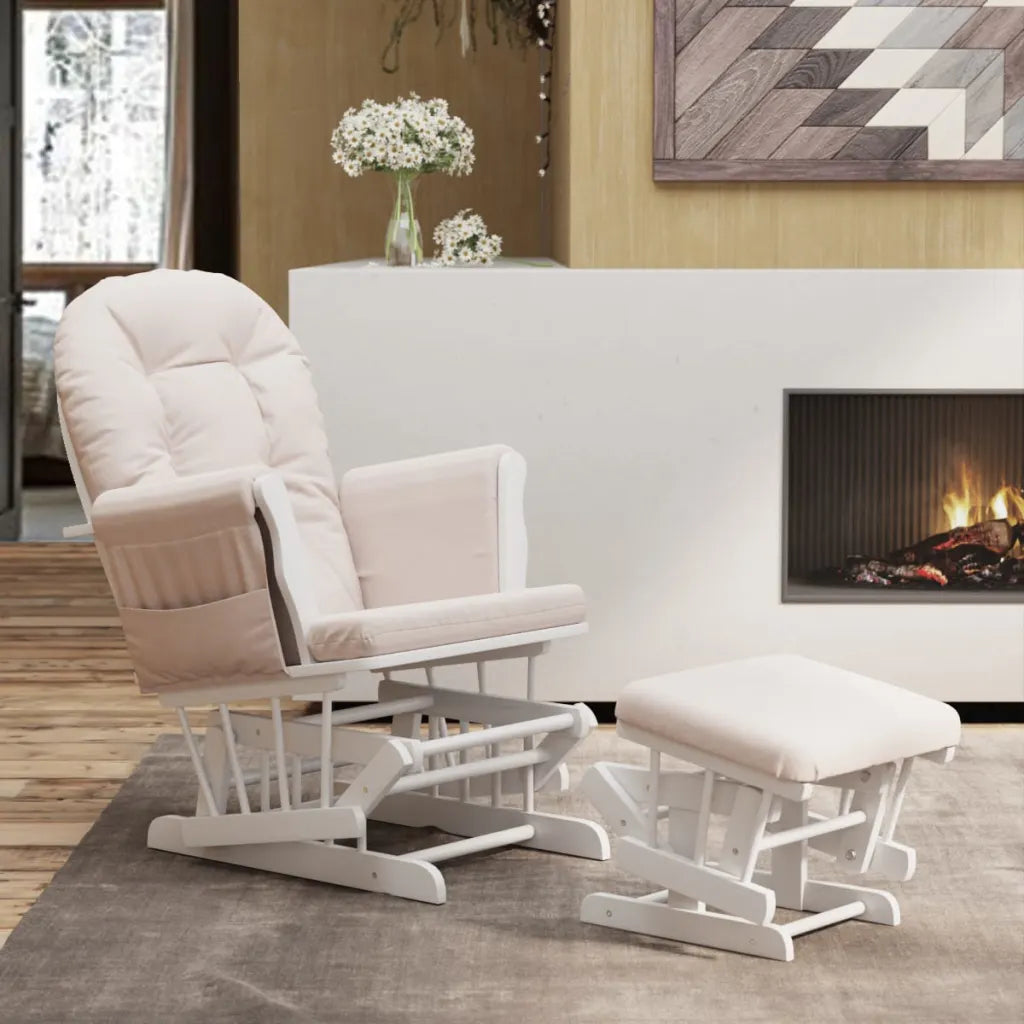 Un Fauteuil de couleur rose clair et blanc, parfait pour les Mamans qui Allaitent.