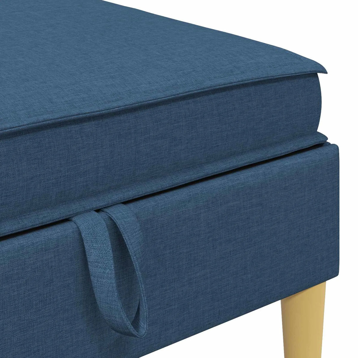 Détail de la languette et du couvercle du pouf bleu
