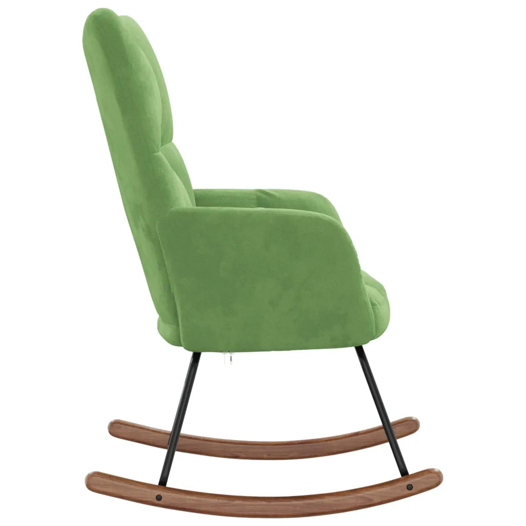 Un Rocking Chair d'Intérieur au velours vert clair élégant.