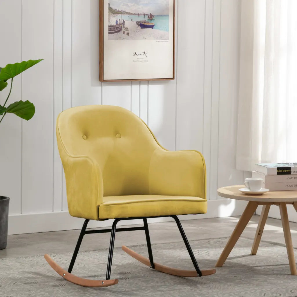 Rocking Chair Jaune dans un petit salon