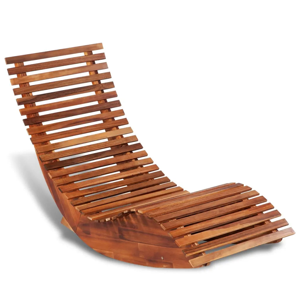 Un Fauteuil à Bascule en bois d'acacia qui sera parfait pour faire vos Mots Fléchés.